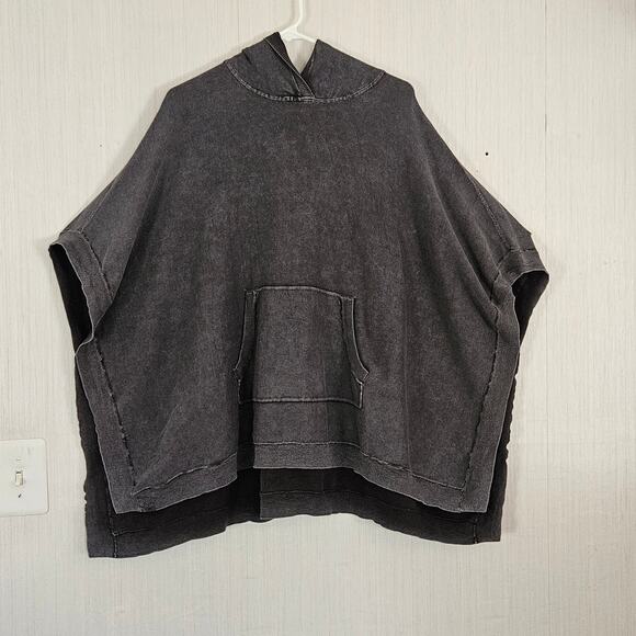 Barefoot Dreams Sunbleached Knit Poncho In Faded Black One Size - Picture 3 of 13